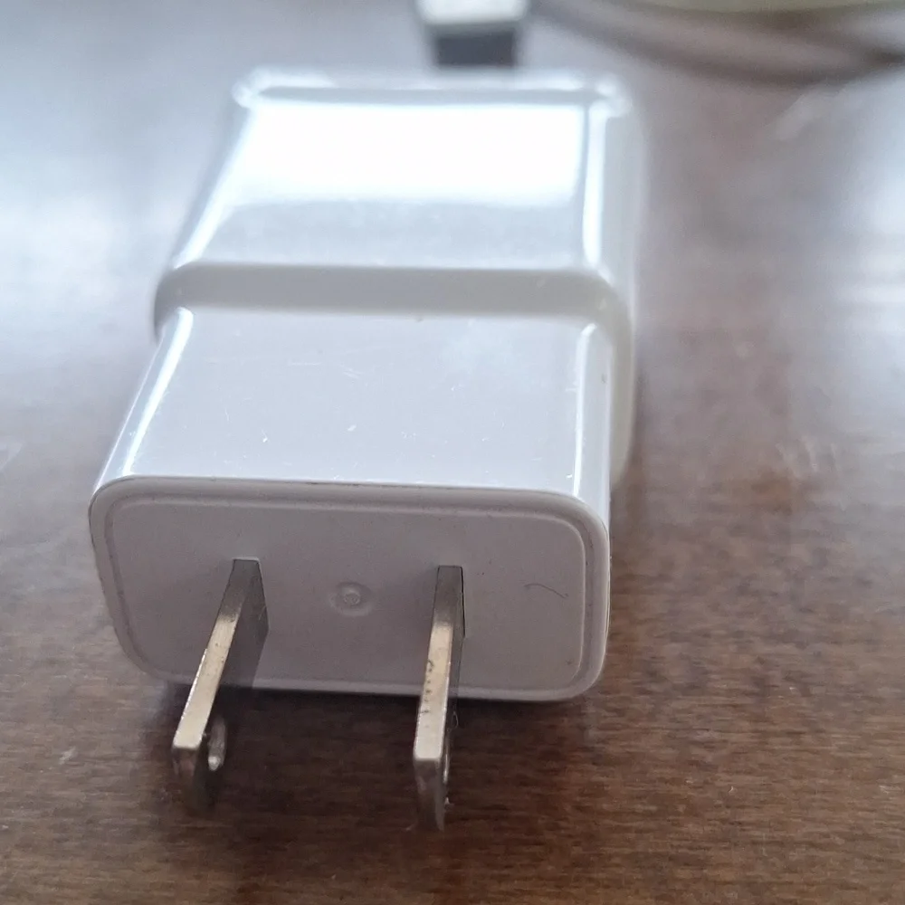 Samsung White USB Power Adapter With Free USB APPLE CHARGER,some Fraying